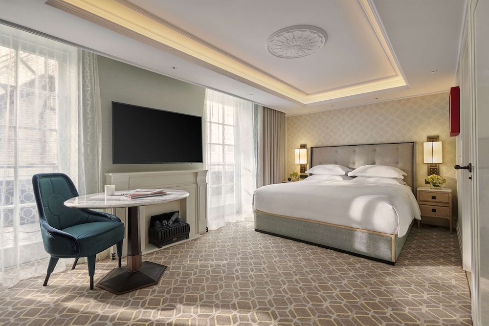 PREMIUM, KING BED
