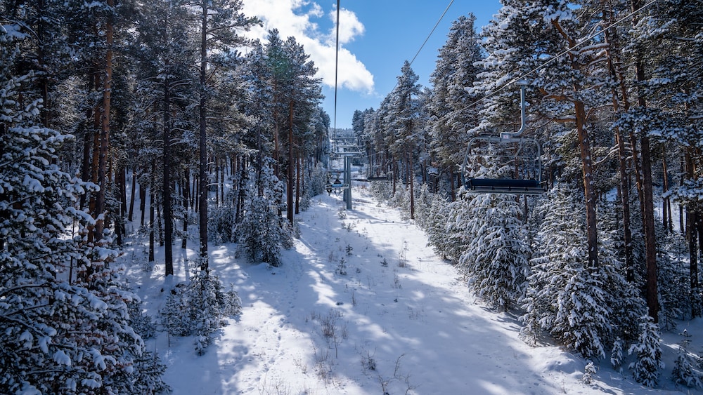 Duja Chalet Ski Center 38/43