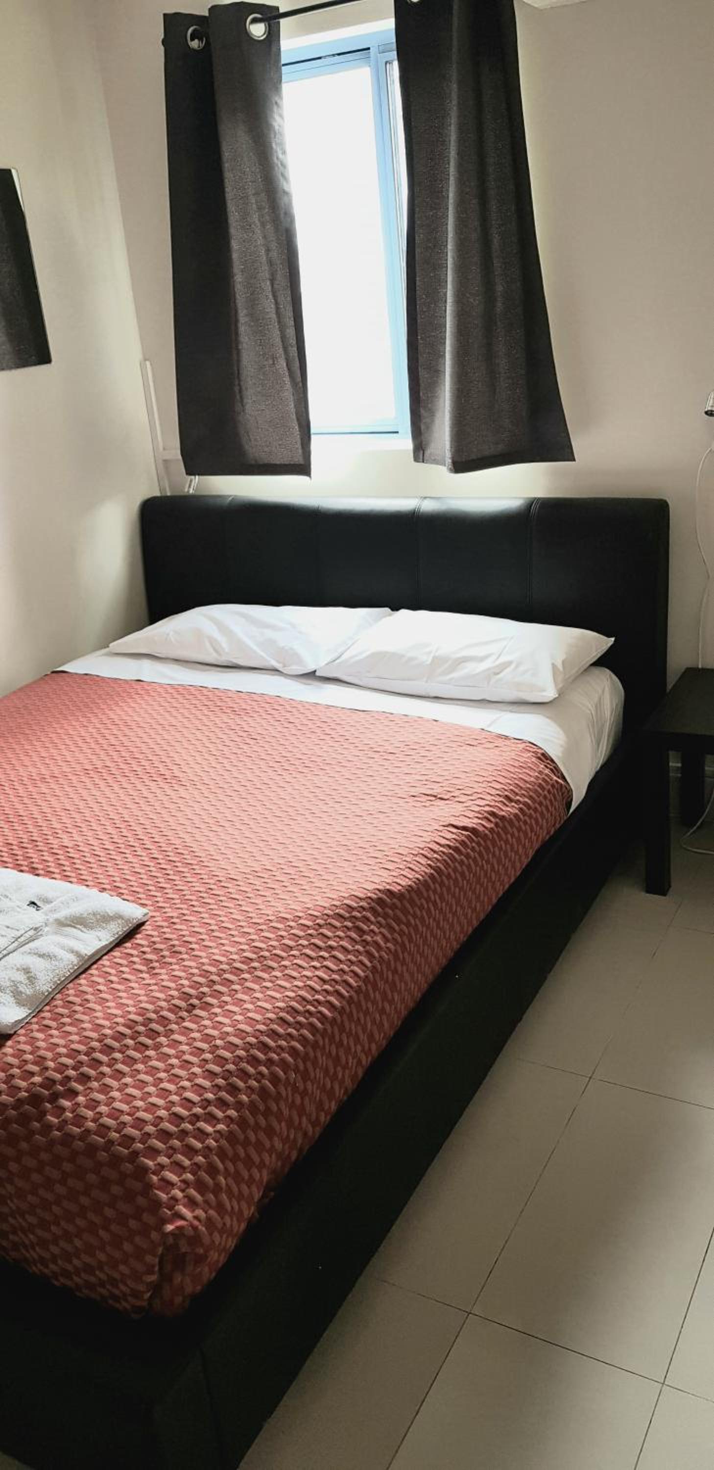 COMPACT, DOUBLE BED