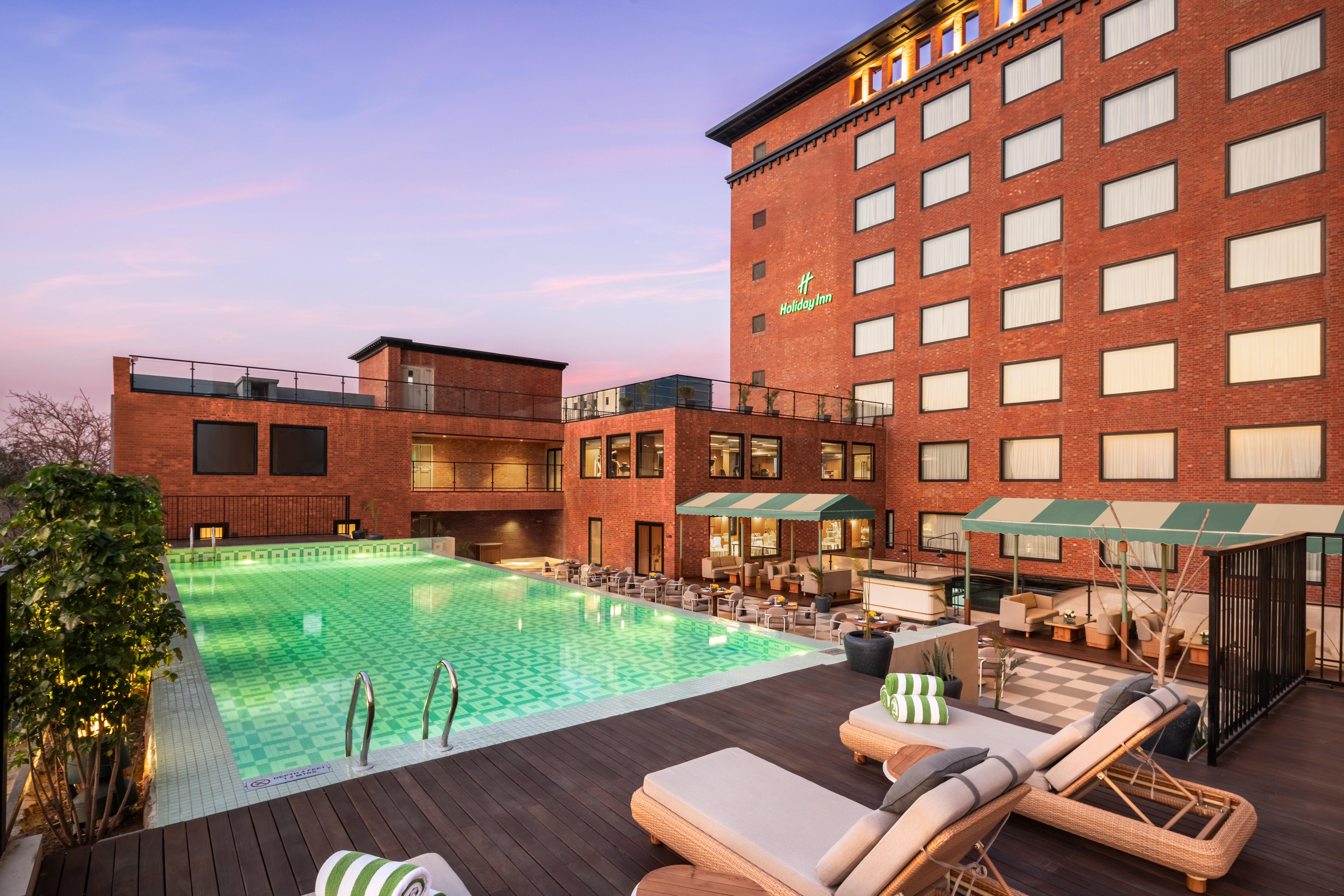 Holiday Inn Gurgaon NH8 6/50