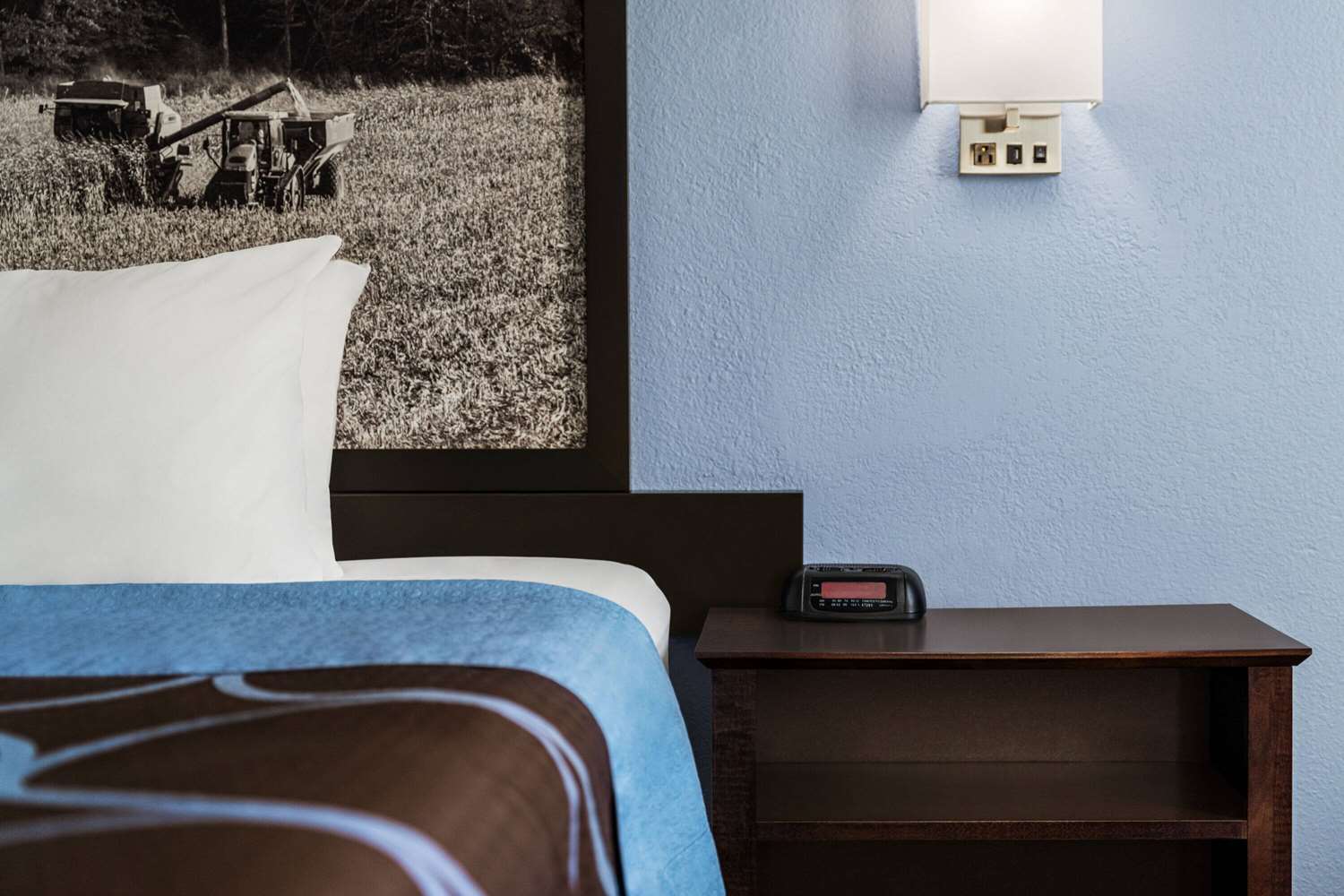 Super 8 by Wyndham Columbus IN 4/33