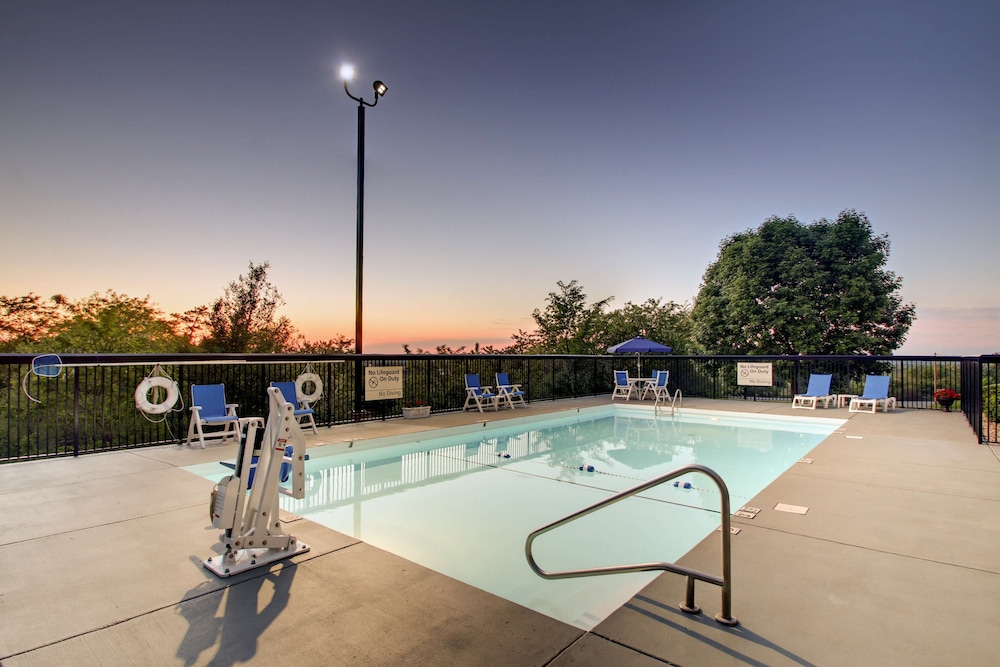 Hampton Inn Rolla 36/56