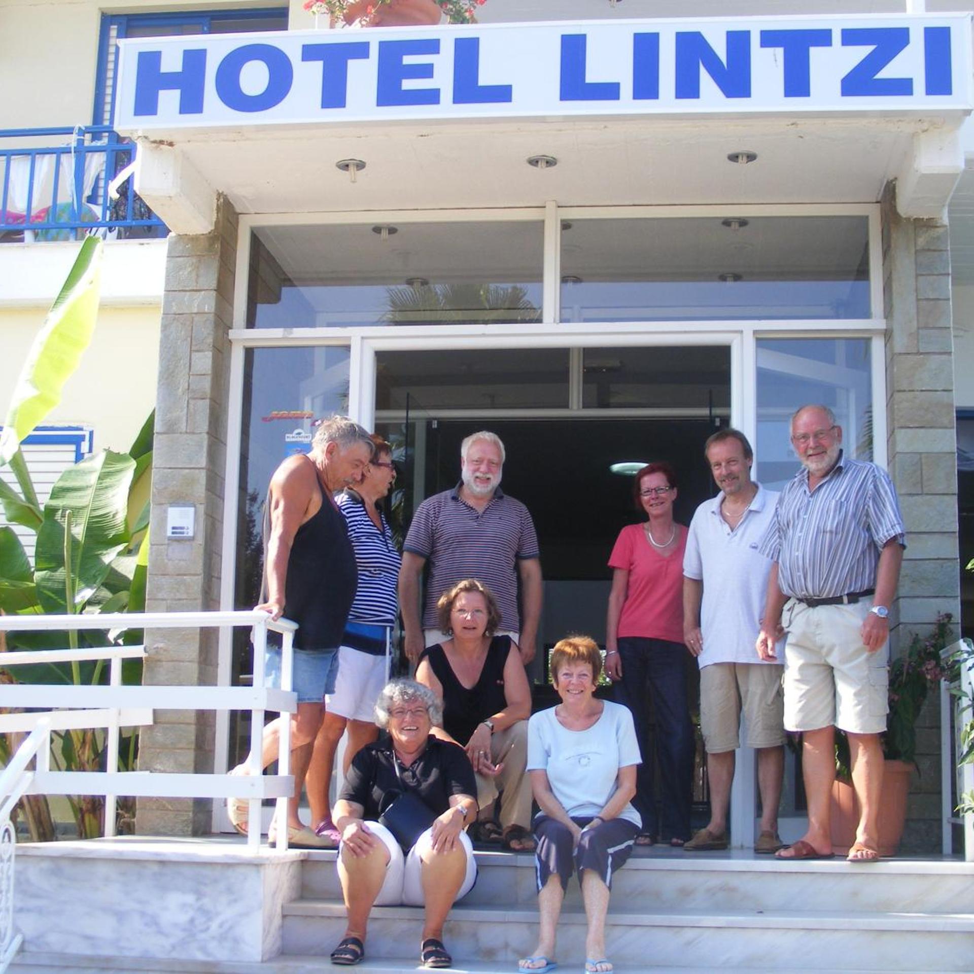 Lintzi Hotel 8/55