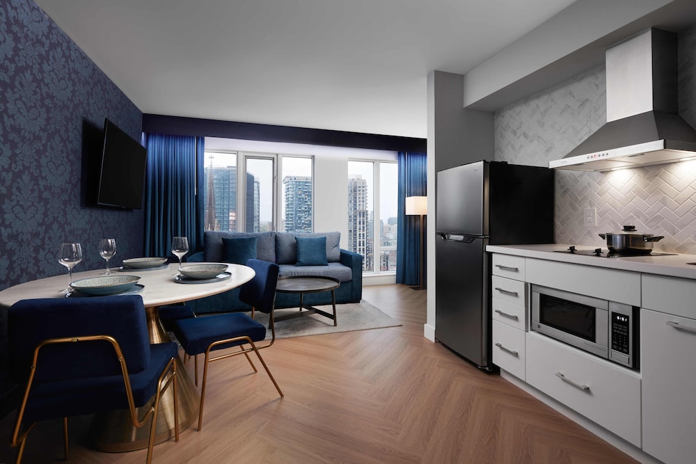 Pantages Hotel Downtown Toronto 37/44