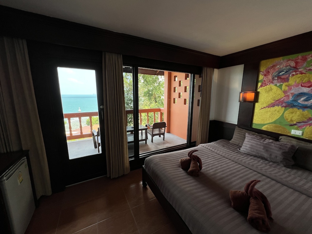Sea Breeze Resort 17/68