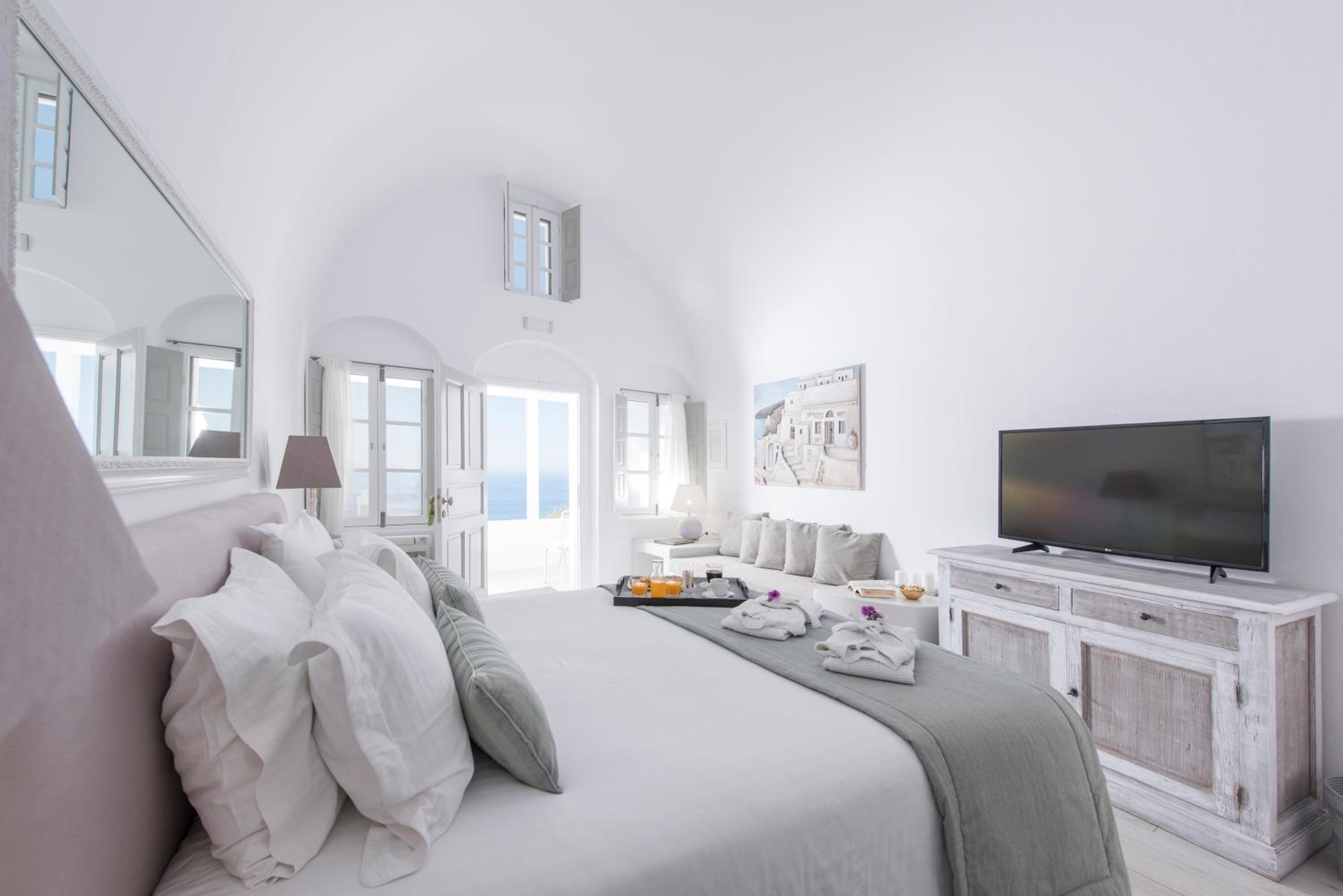 2 Bedrooms, Panoramic, Junior Suite, Volcano View
