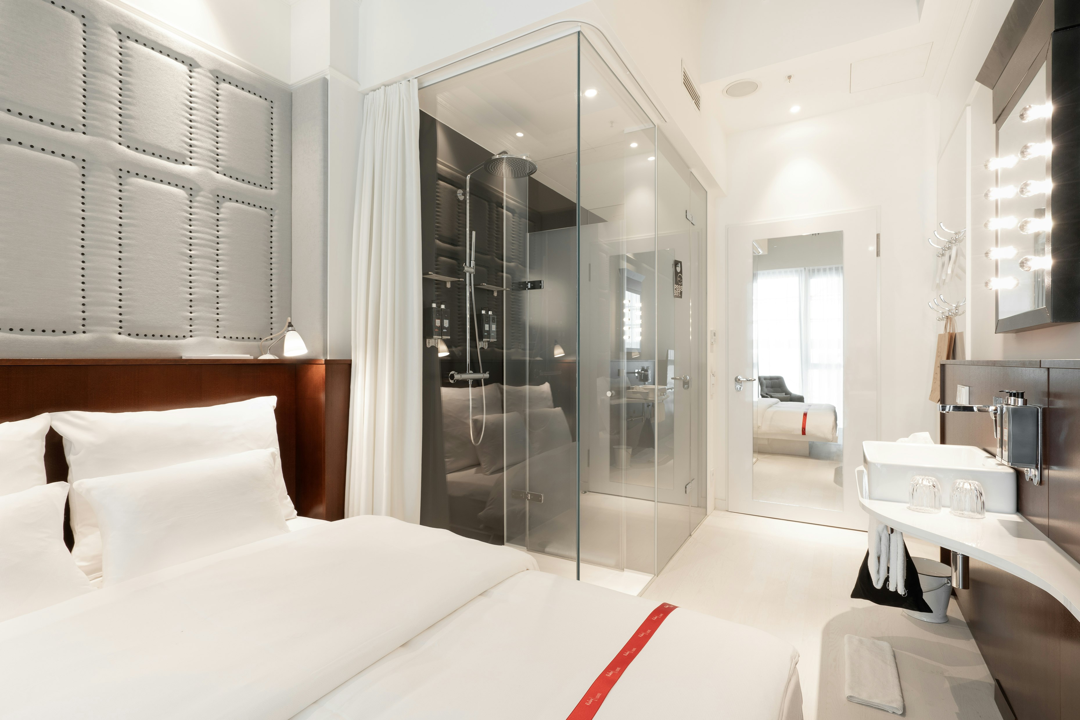Ruby Louise Hotel 15/50