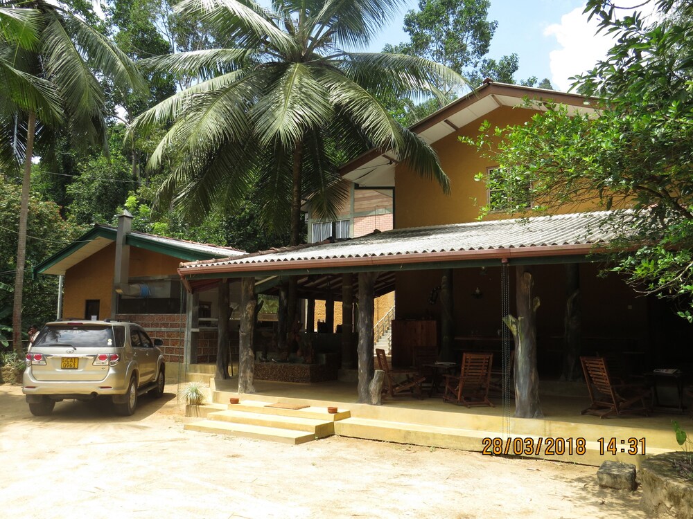 Sinharaja Birder's Lodge 6/36
