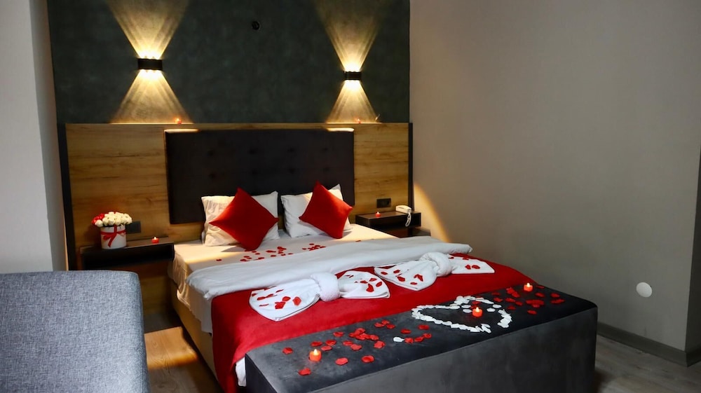 Pugari Otel 9/40