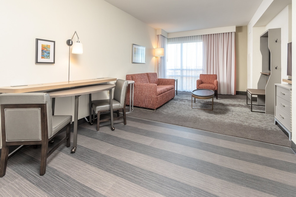 Holiday Inn Suites Memphis Wolfchase Galleria 55/79