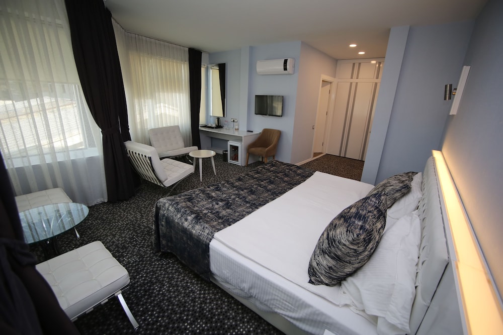 Grand Nora Hotel 12/49