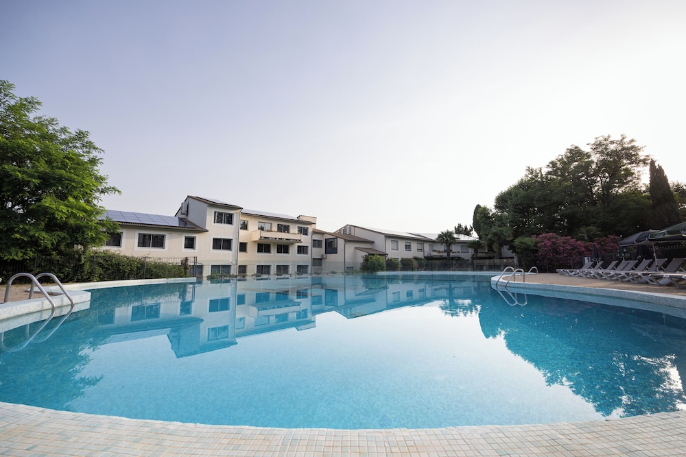 Hotel-Restaurant Les Oliviers 4/65