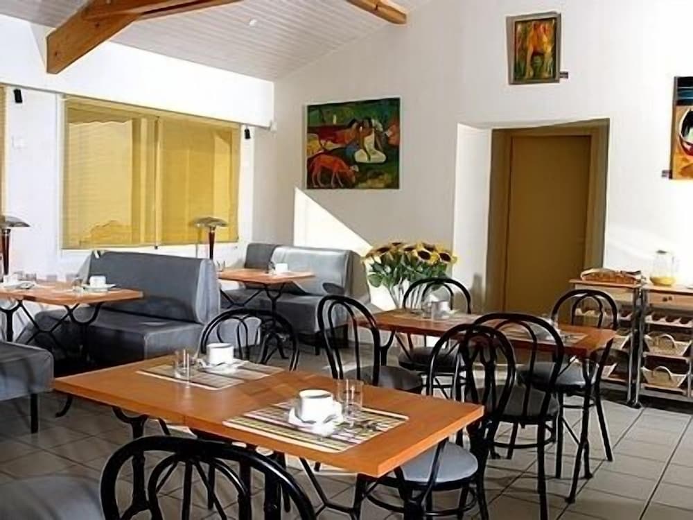 HÔTEL LE RELAIS 37/50