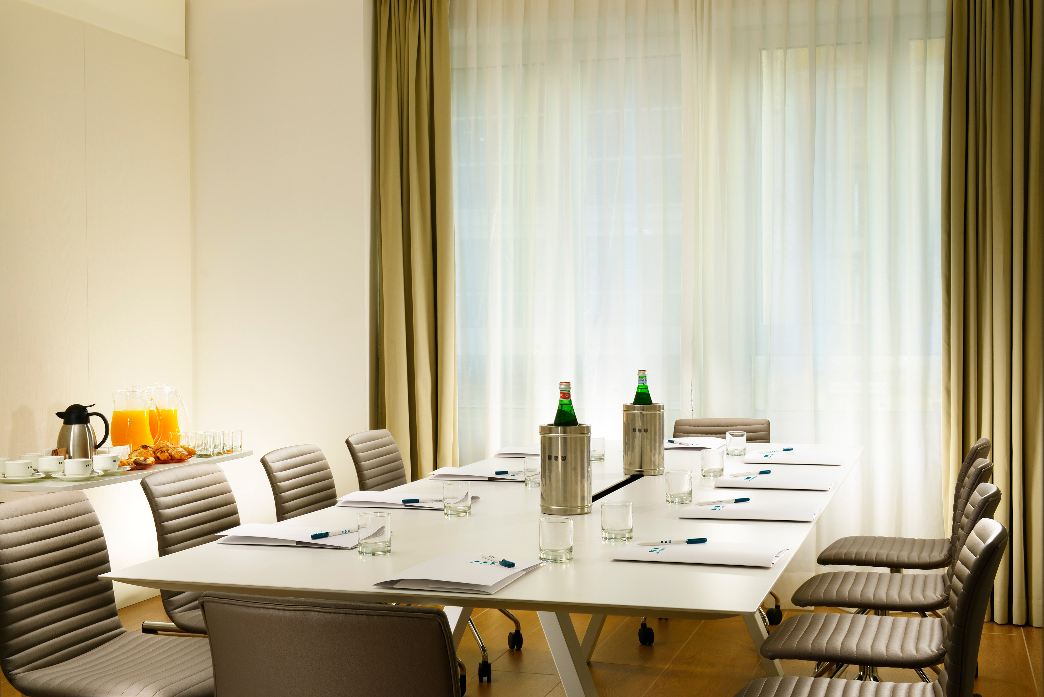Unahotels Century Milan 45/50