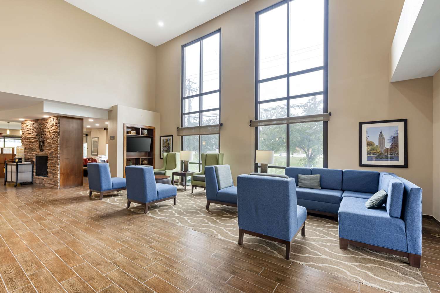 Comfort Suites East 29/42