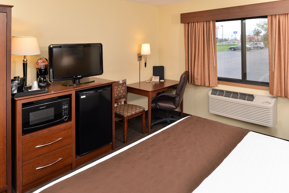 AmericInn by Wyndham Bismarck 35/49