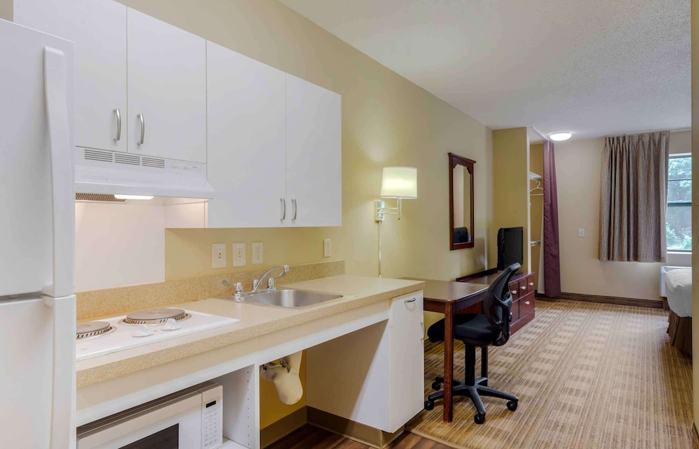 Extended Stay America Providence West Warwick 53/53