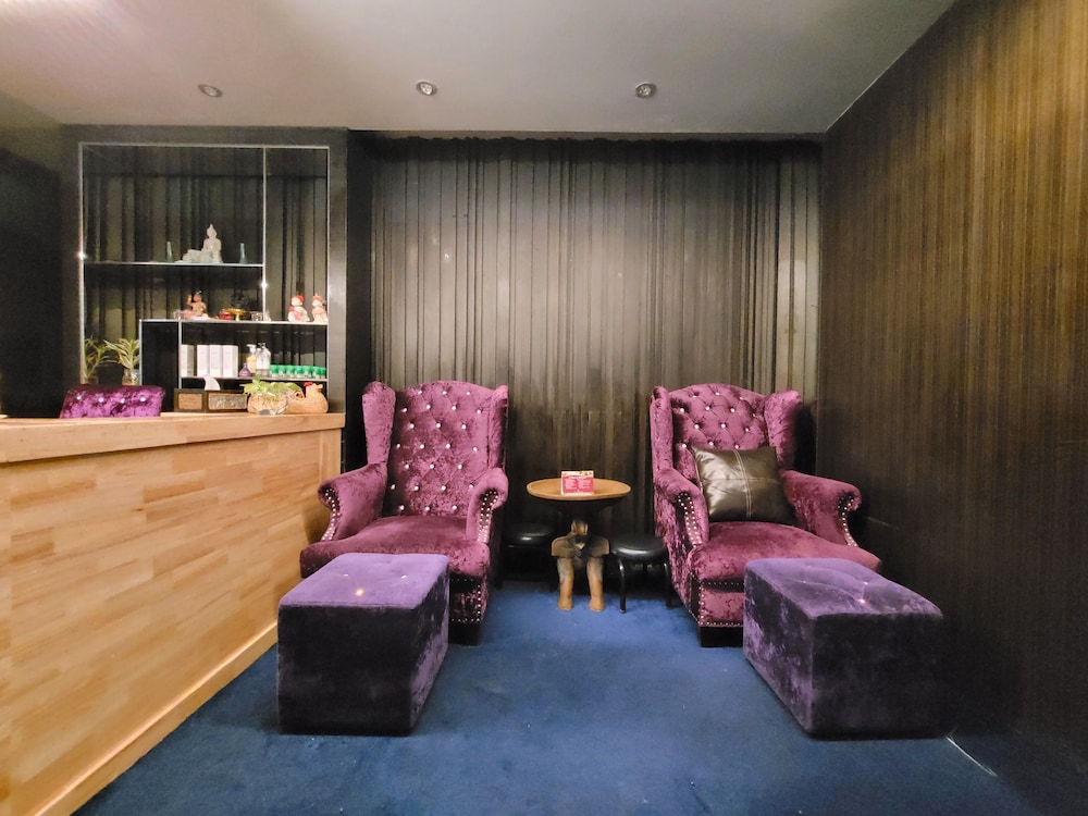 Hotel Citrus Sukhumvit 13 by Compass Hospitality 35/70