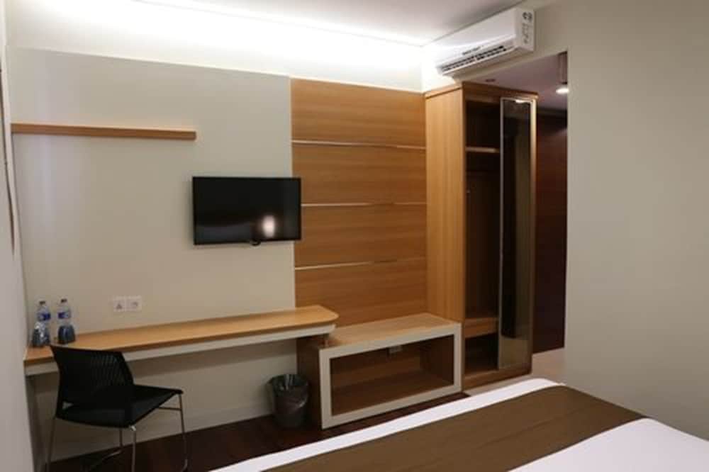 Citihub Hotel Abepura 35/44