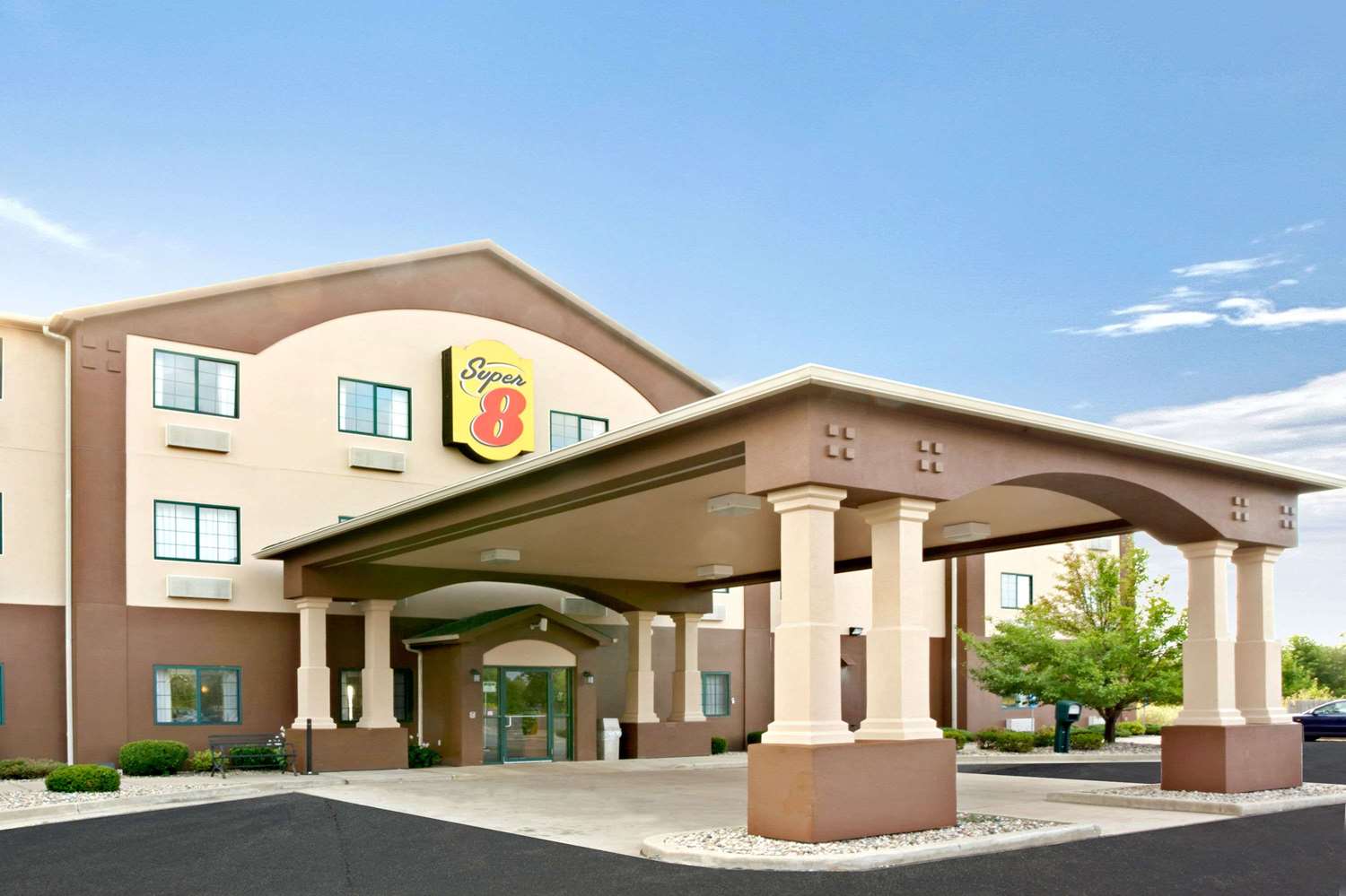 Super 8 by Wyndham South Bend 10/13