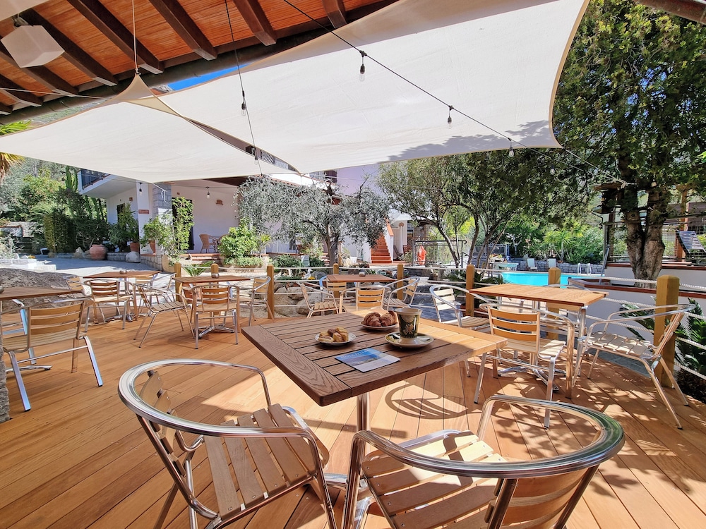 Hotel Montemerlo 34/50
