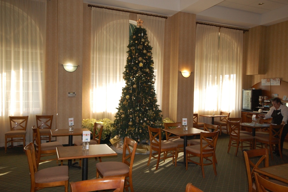 restaurant cafeteria