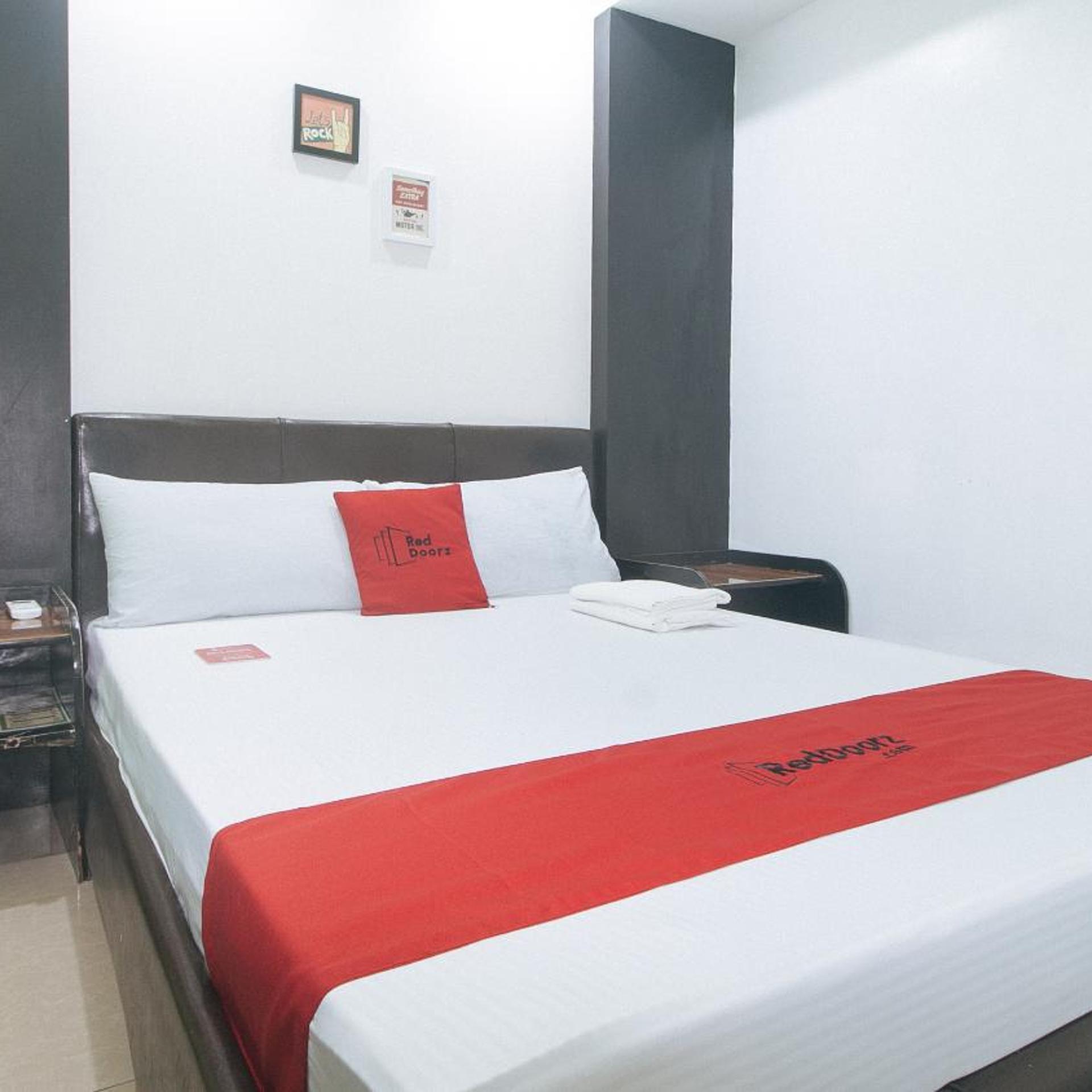 OYO 717 Ranchotel Bayanan 20/50
