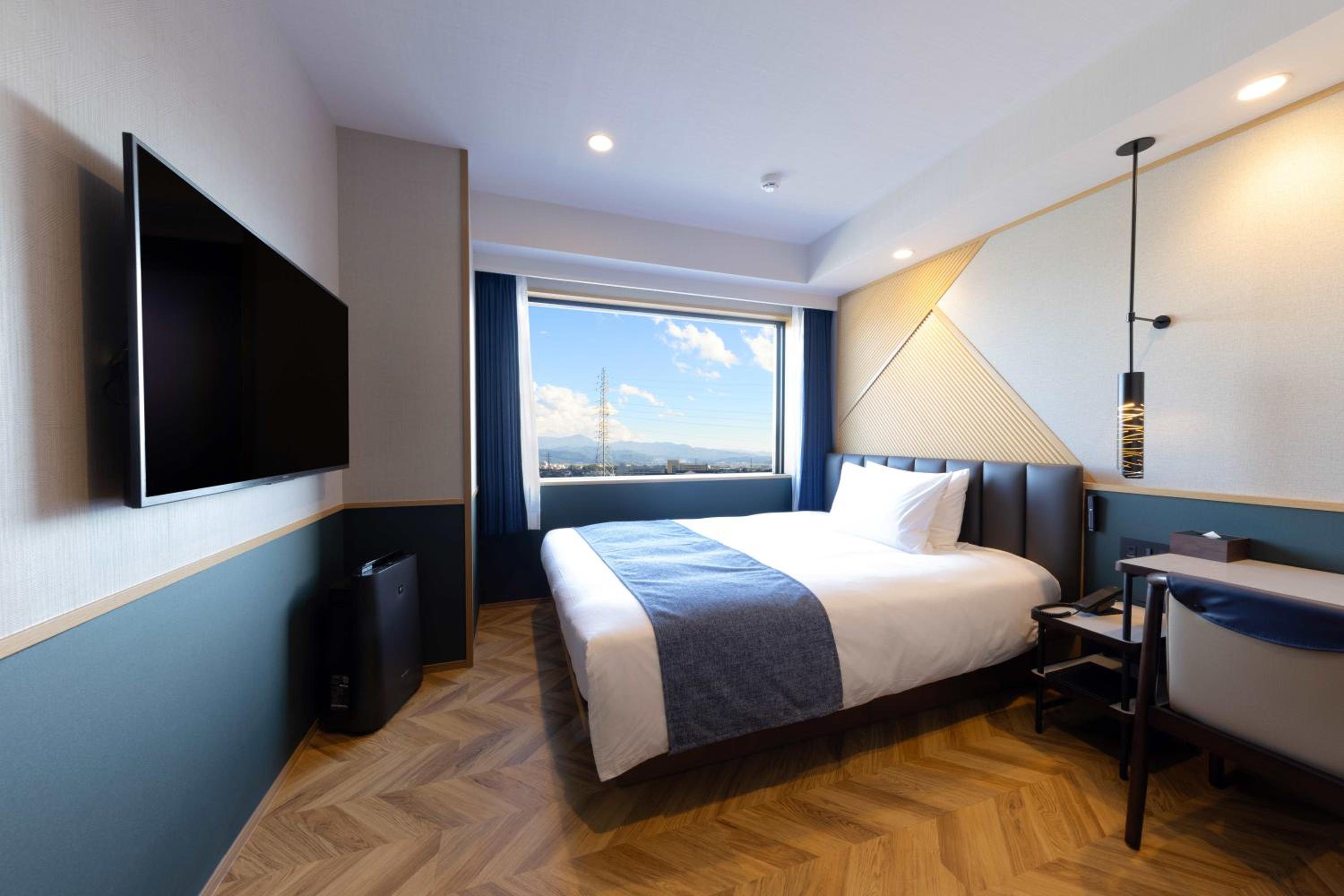 AQA Hotel Premium 9/38