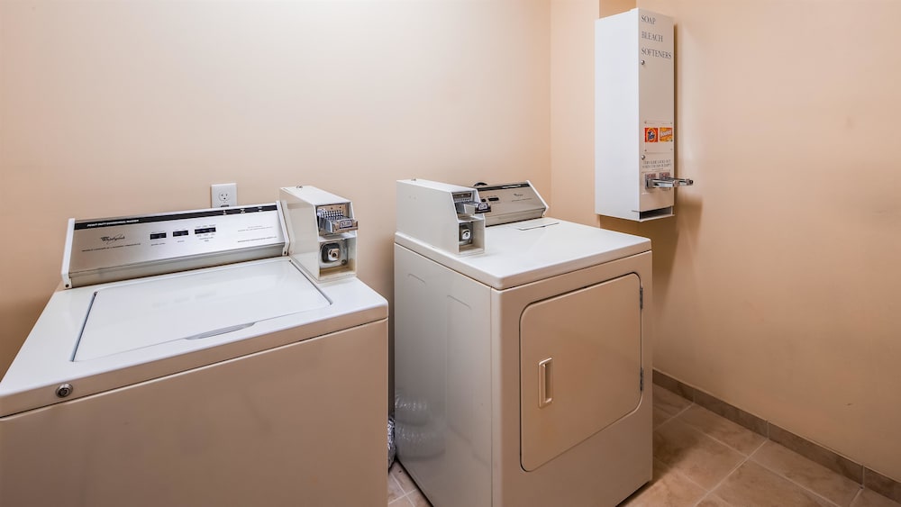 Best Western Plus Flowood Inn & Suites 16/39
