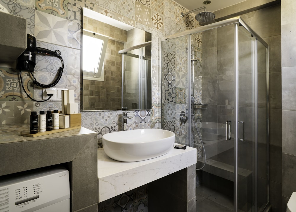 Talos Luxury Suites 46/50