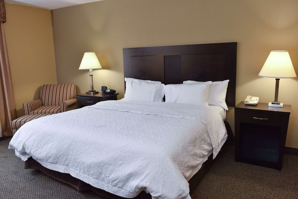 Hampton Inn & Suites Alexandria LA 8/47