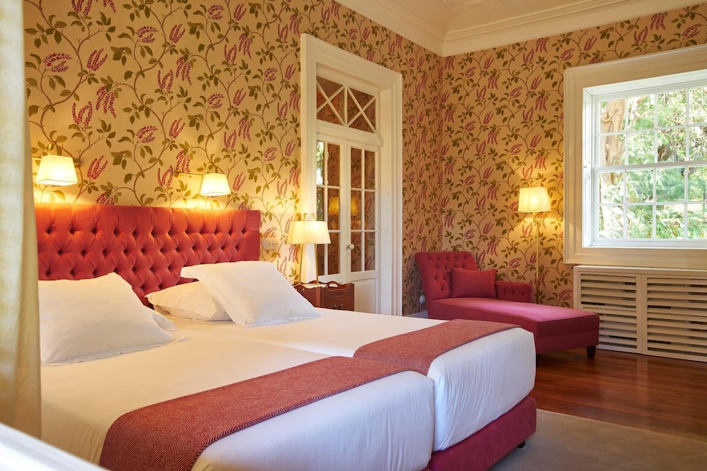 MANOR, SUITE, HOUSE