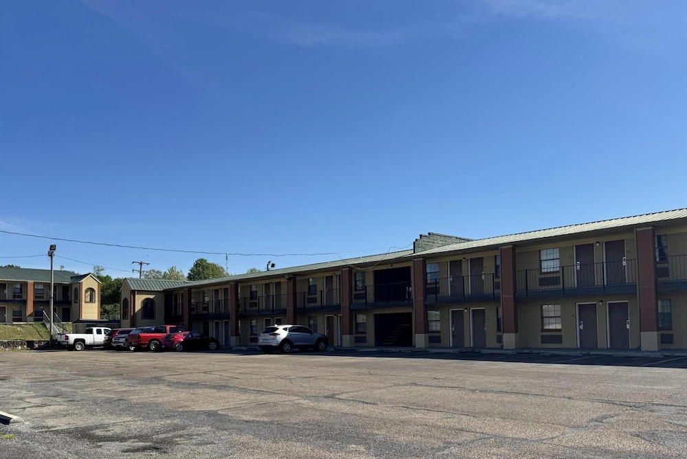 Diamond Inn Forrest City I-40 36/46