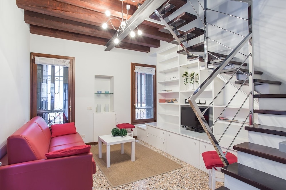 Venezia - Calle della Regina 752b 10/23