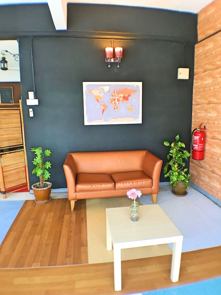 Lavender Guesthouse 58/62