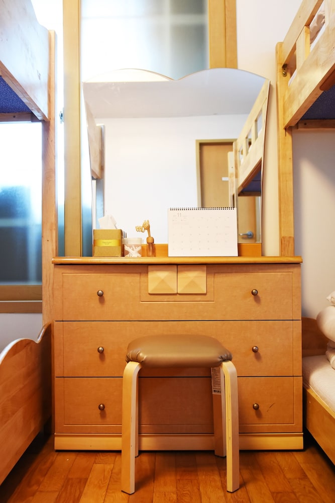Ganderak Guesthouse - Hostel 49/50