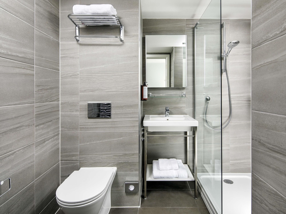 Mercure Newport 48/50