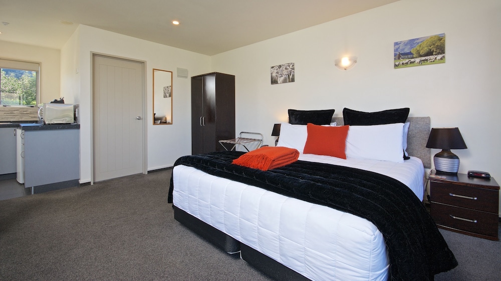 Alexis Motels And Apartments 24/69