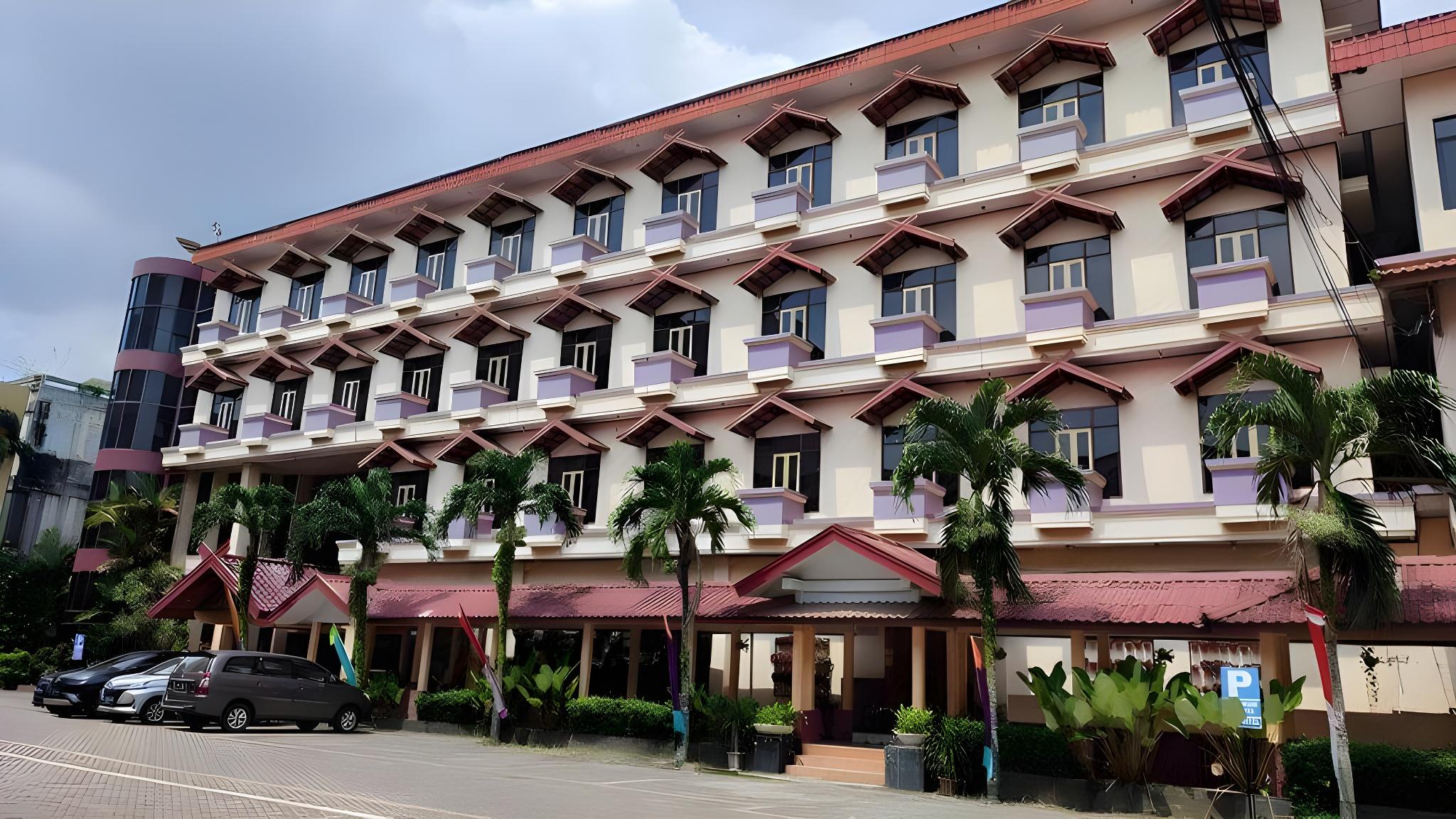 Abadi Hotel & Convention Center 4/50