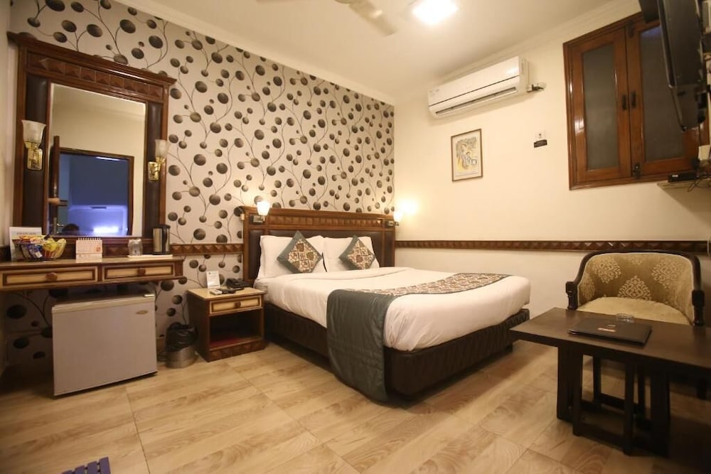Amar Inn 28/57
