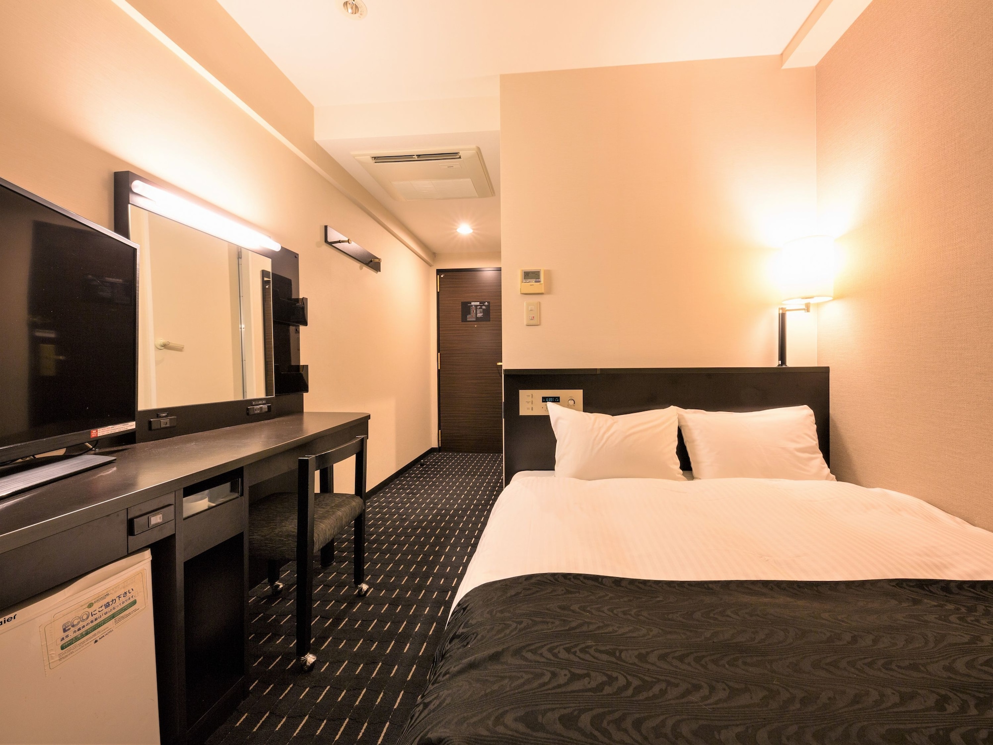 1 BEDROOM, DOUBLE BED