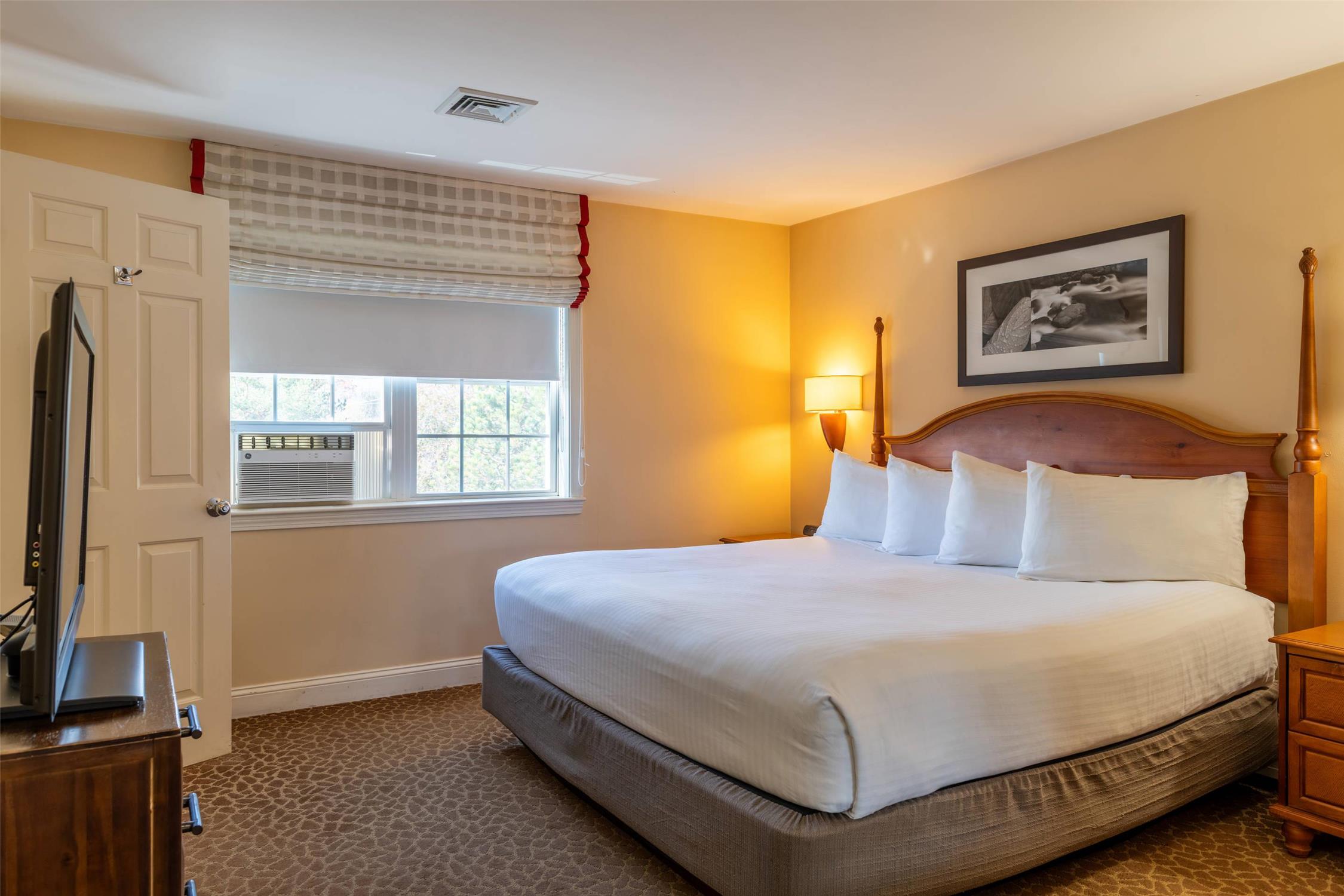 Suite, King Bed