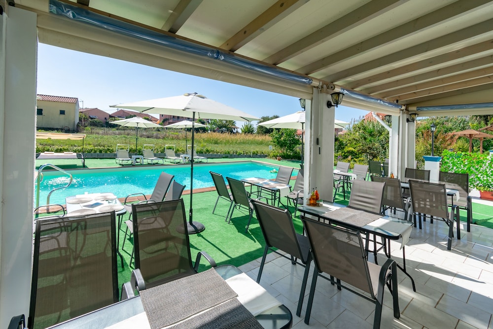 Akis Villa 38/45
