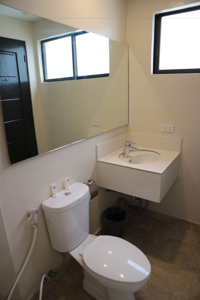 Gt Hotel Jaro 10/40