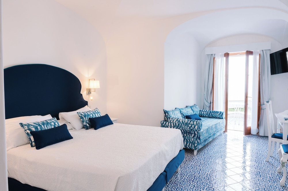 1 BEDROOM, DELUXE, TRIPLE, SEA VIEW