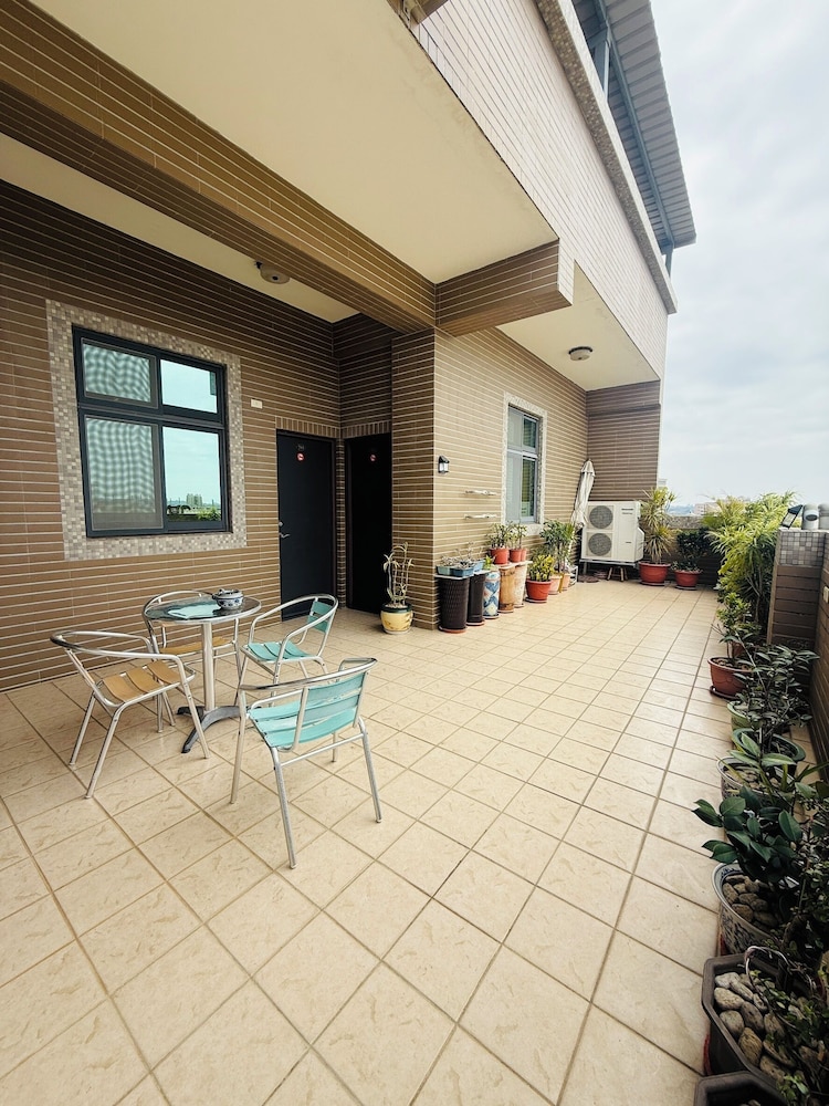 Frank's Hostel 3/50