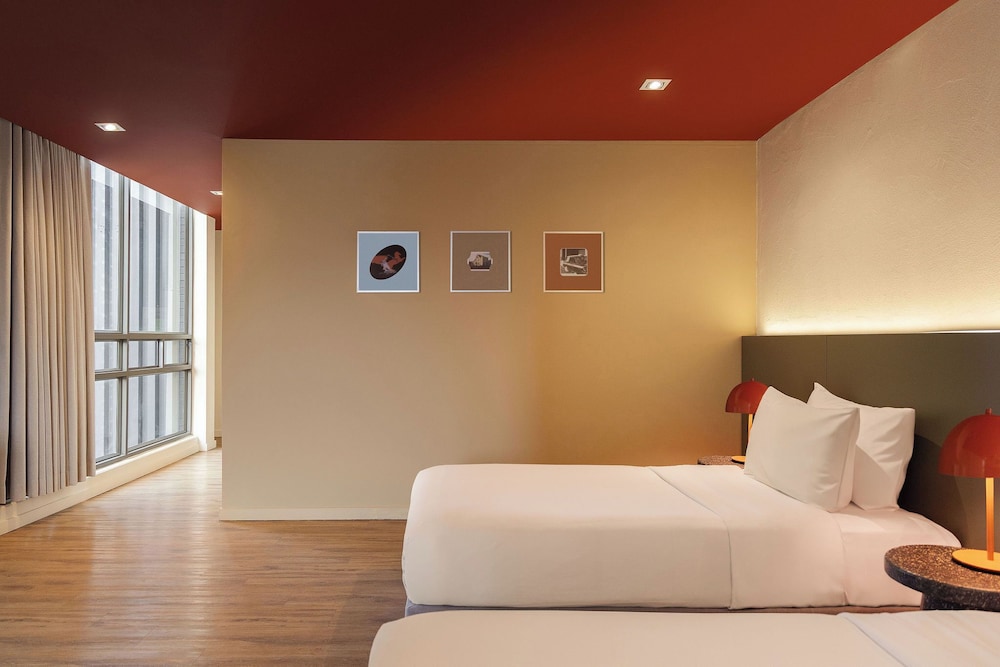 Versus Hotel 21/65