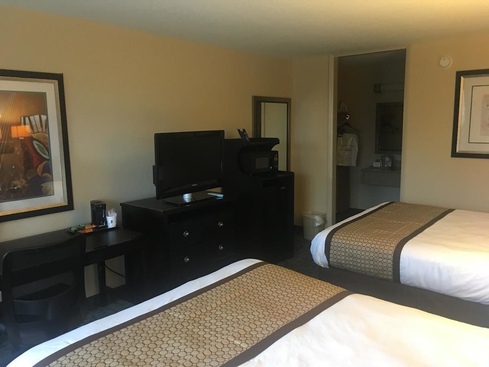 OYO Hotel Harriman near I-40 21/48
