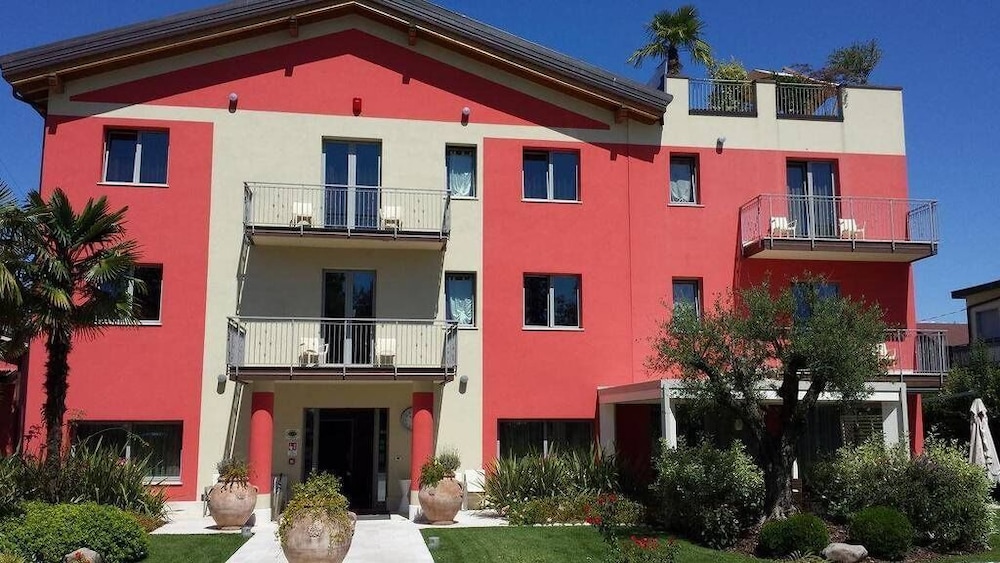 La Grotta Hotel photo1