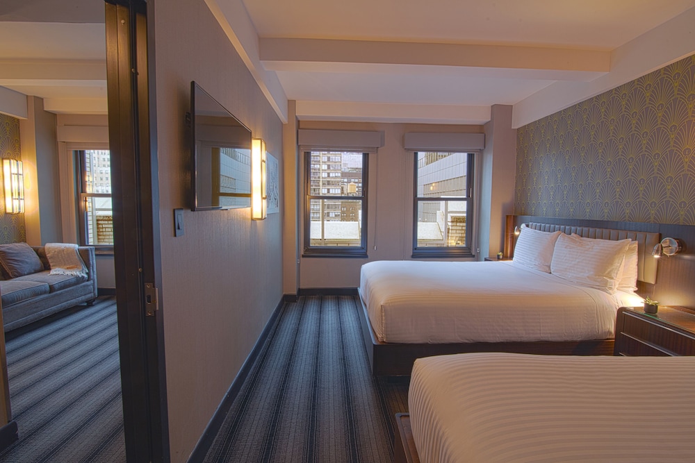 SIGNATURE, SUITE, 2 QUEEN BEDS